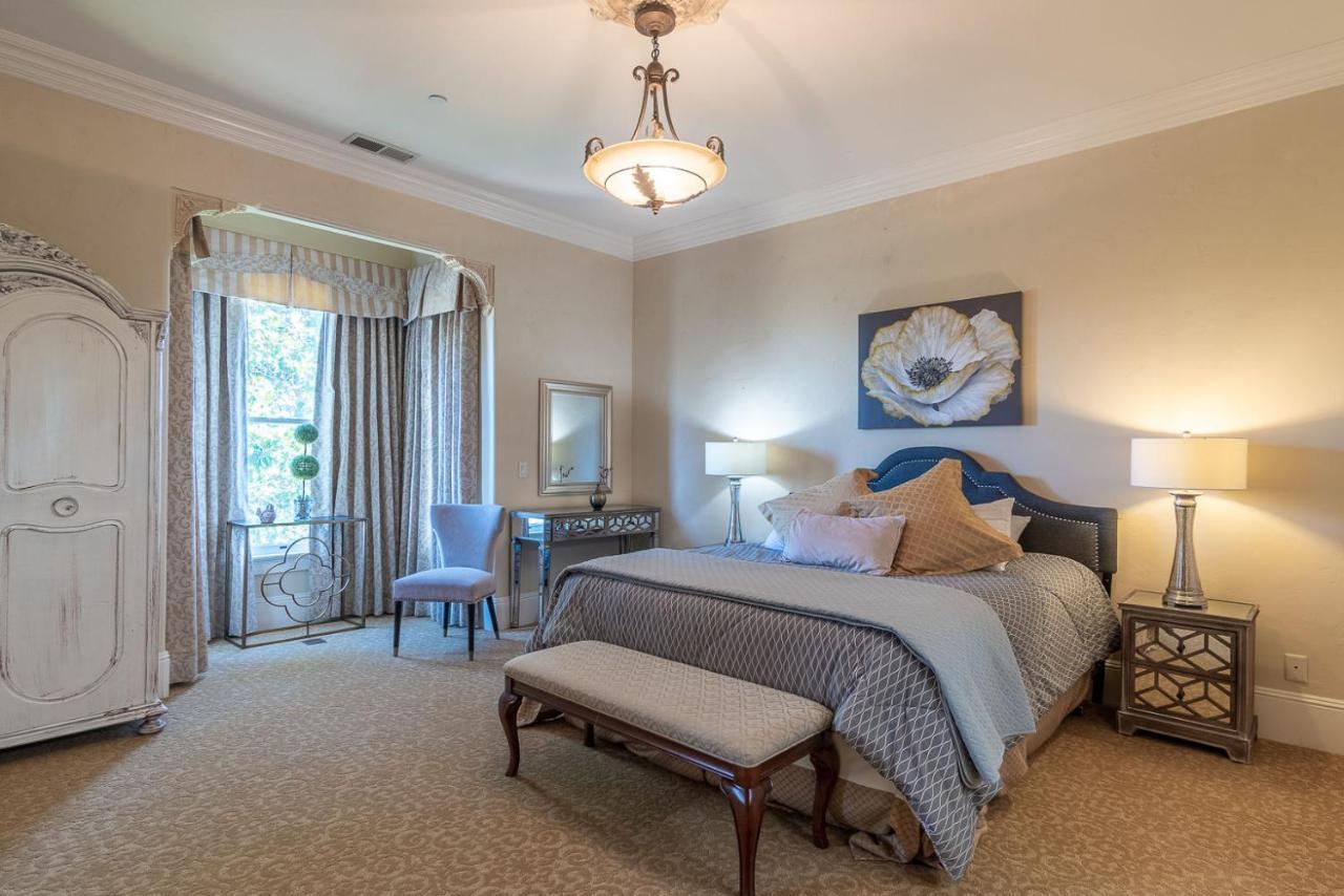 Hotel Chateau Coralini 4*